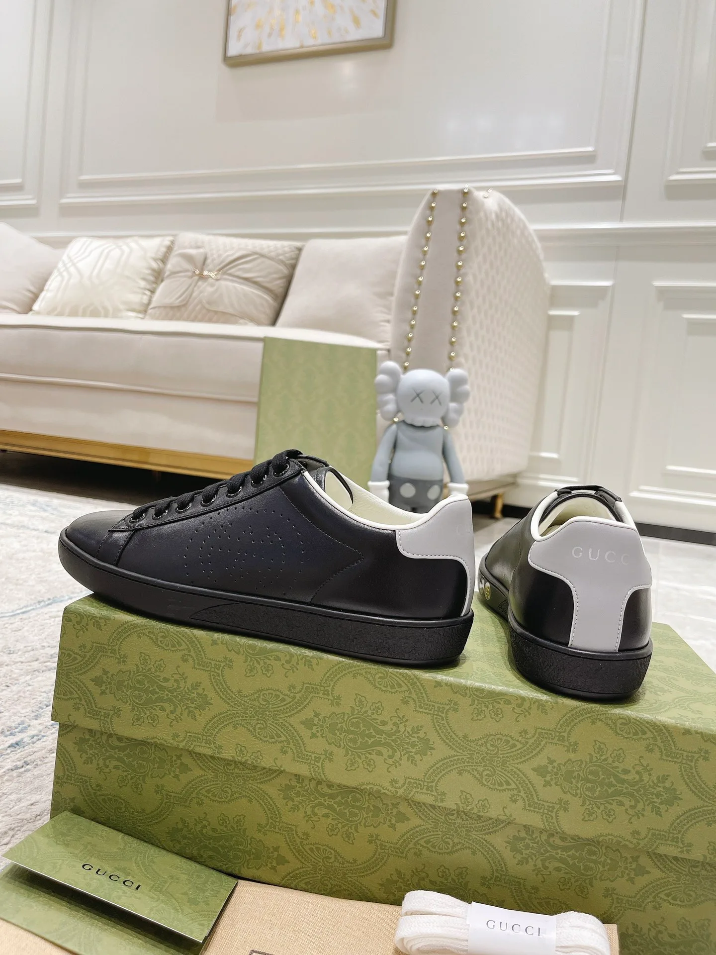 Кроссовки Женские Gucci 17620437