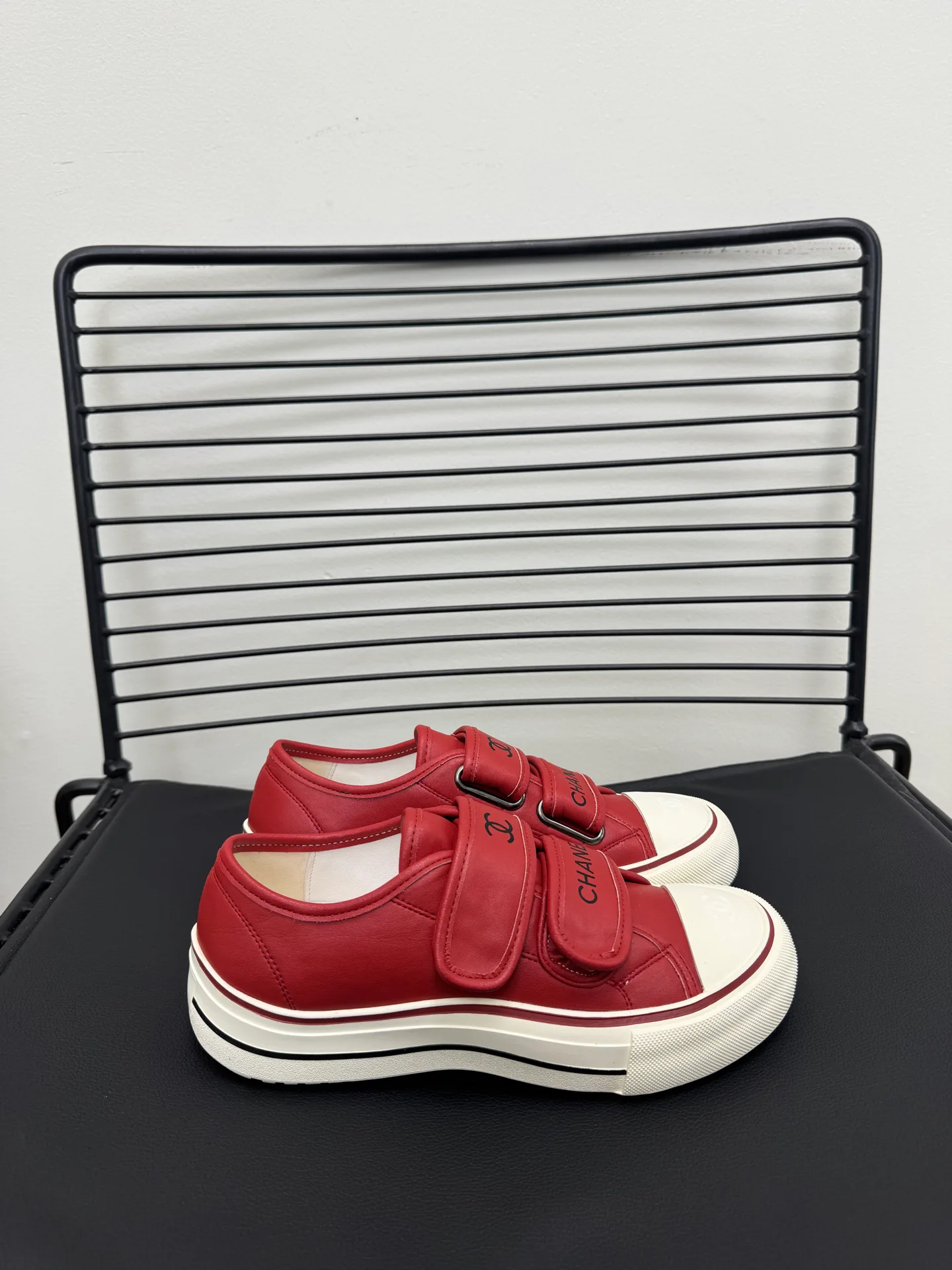 Кроссовки Женские Chanel 18415509