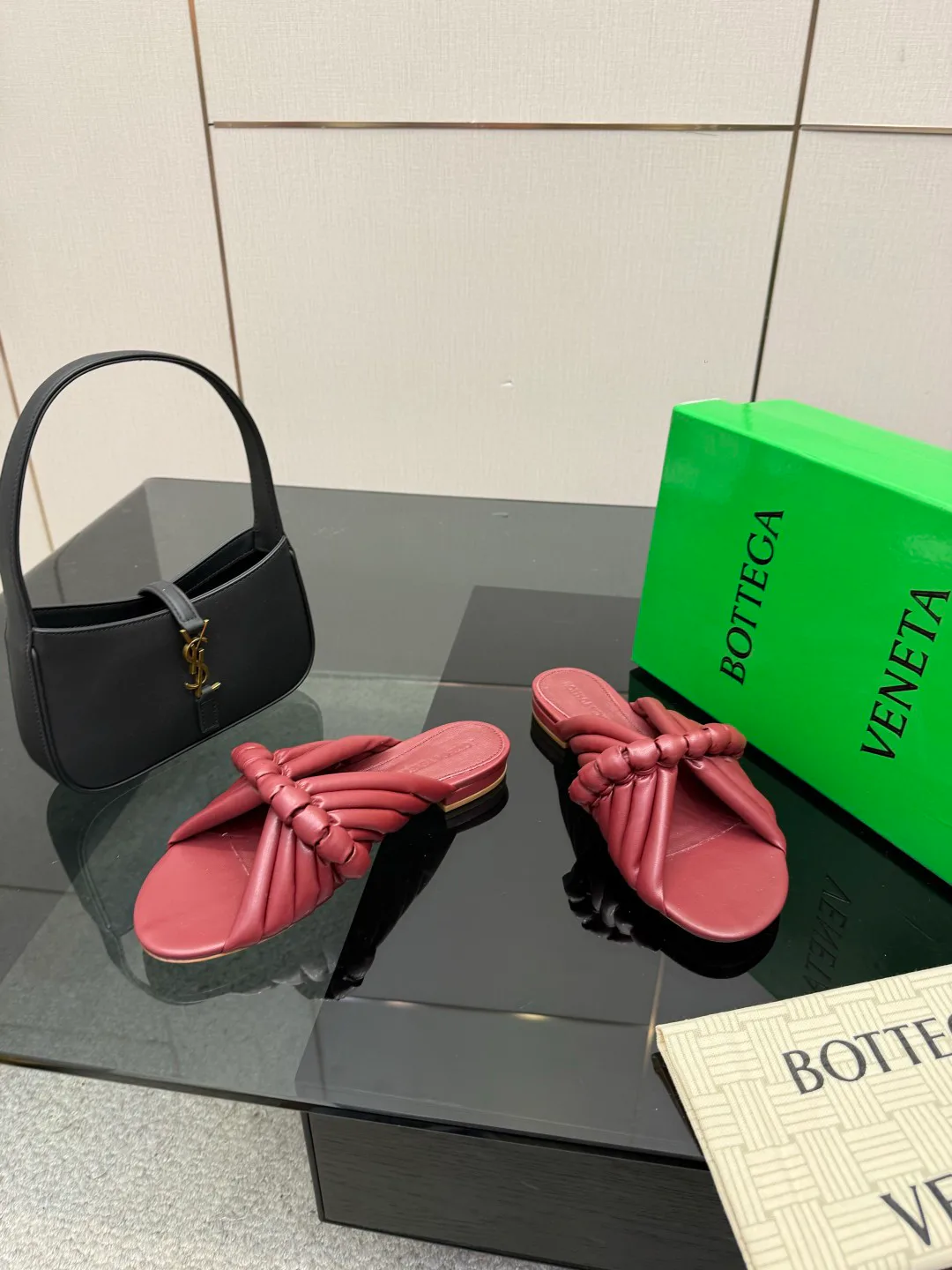 Шлепанцы Женские Bottega Veneta 9632683