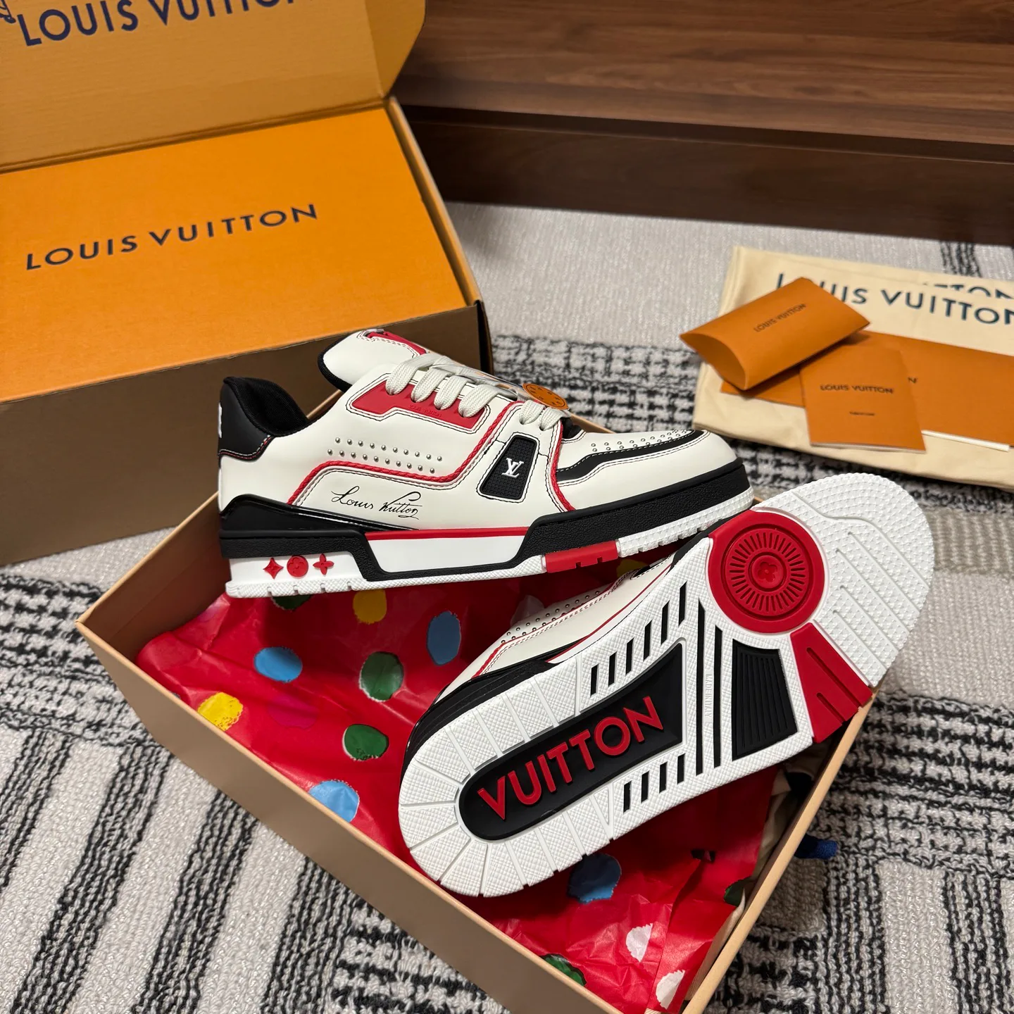 Кроссовки Женские Louis Vuitton 1546809