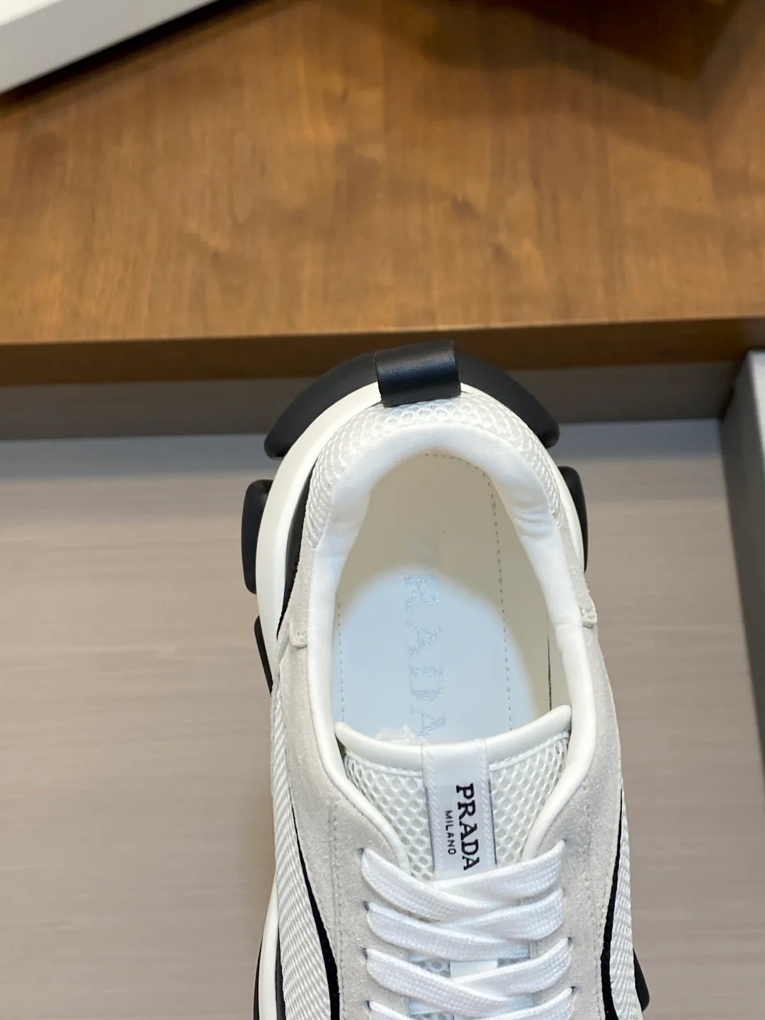Кроссовки Женские Prada 18055233