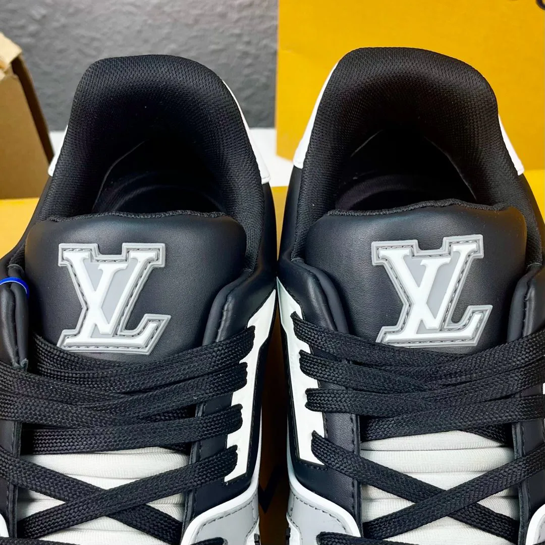 Кроссовки Женские Louis Vuitton 2679374