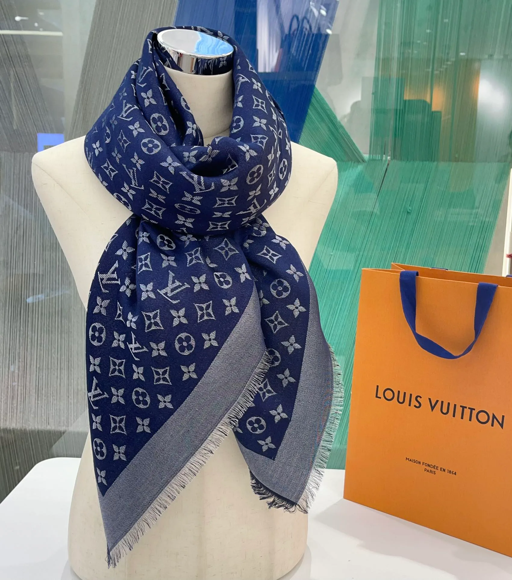 Шарфы Louis Vuitton 17826484