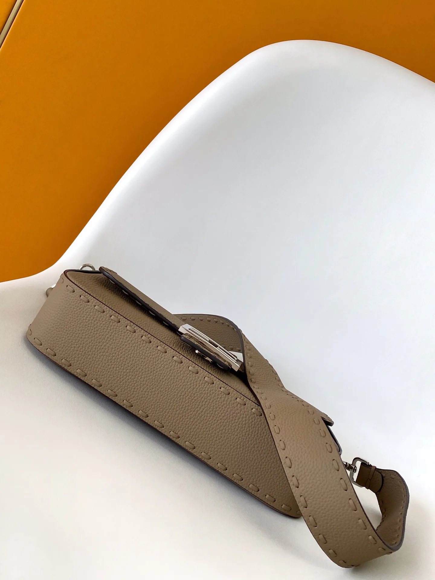 Классические Сумки Женские Fendi 12718239