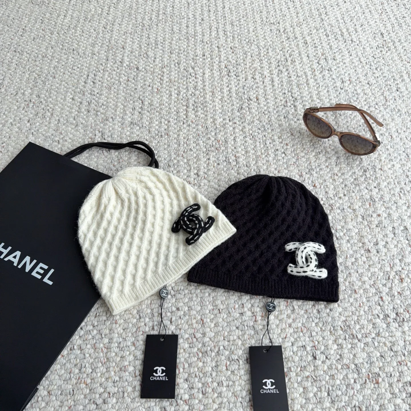 Головные Уборы Chanel 18450110