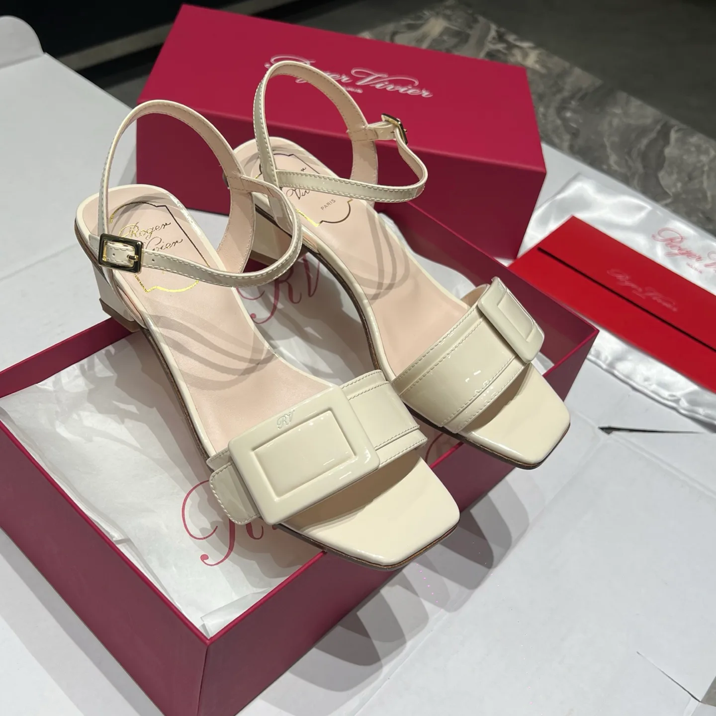 Босоножки Женские Roger Vivier 17291902