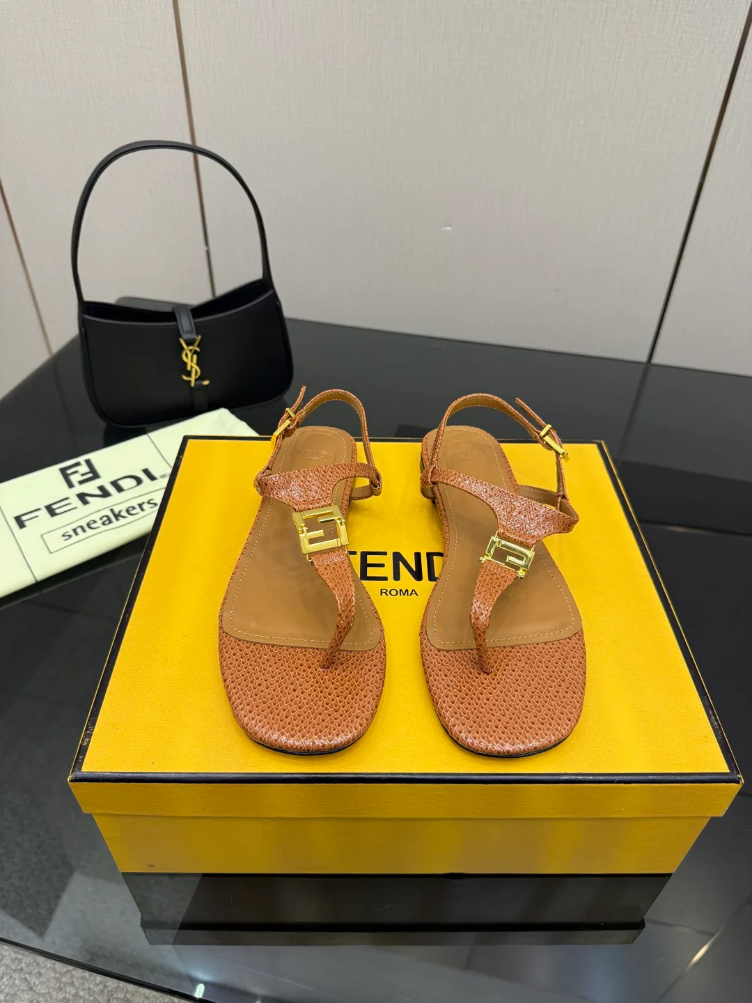 Сандалии Женские Fendi 5052106