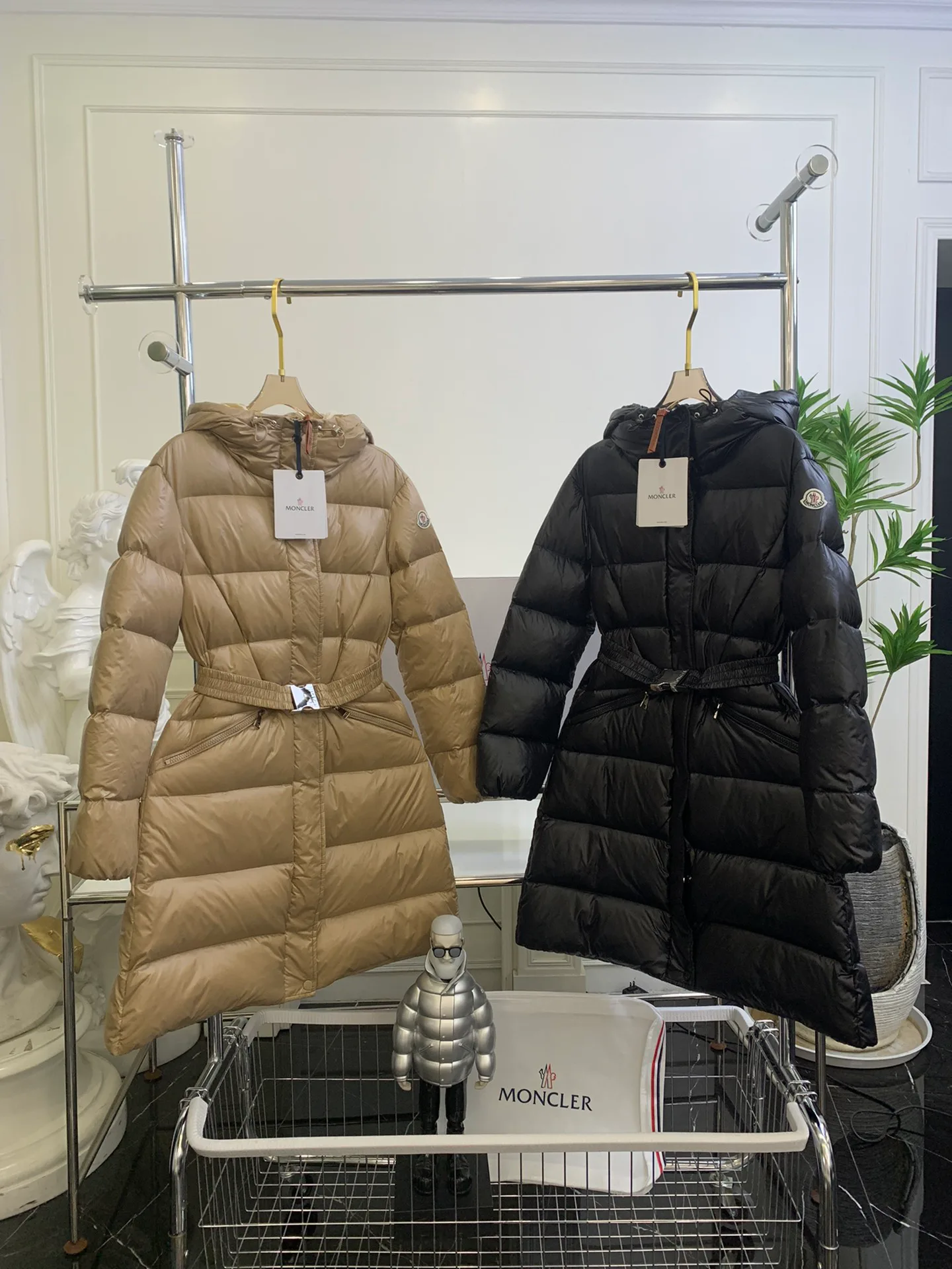 Куртки И Пуховики Женские Moncler 18240675