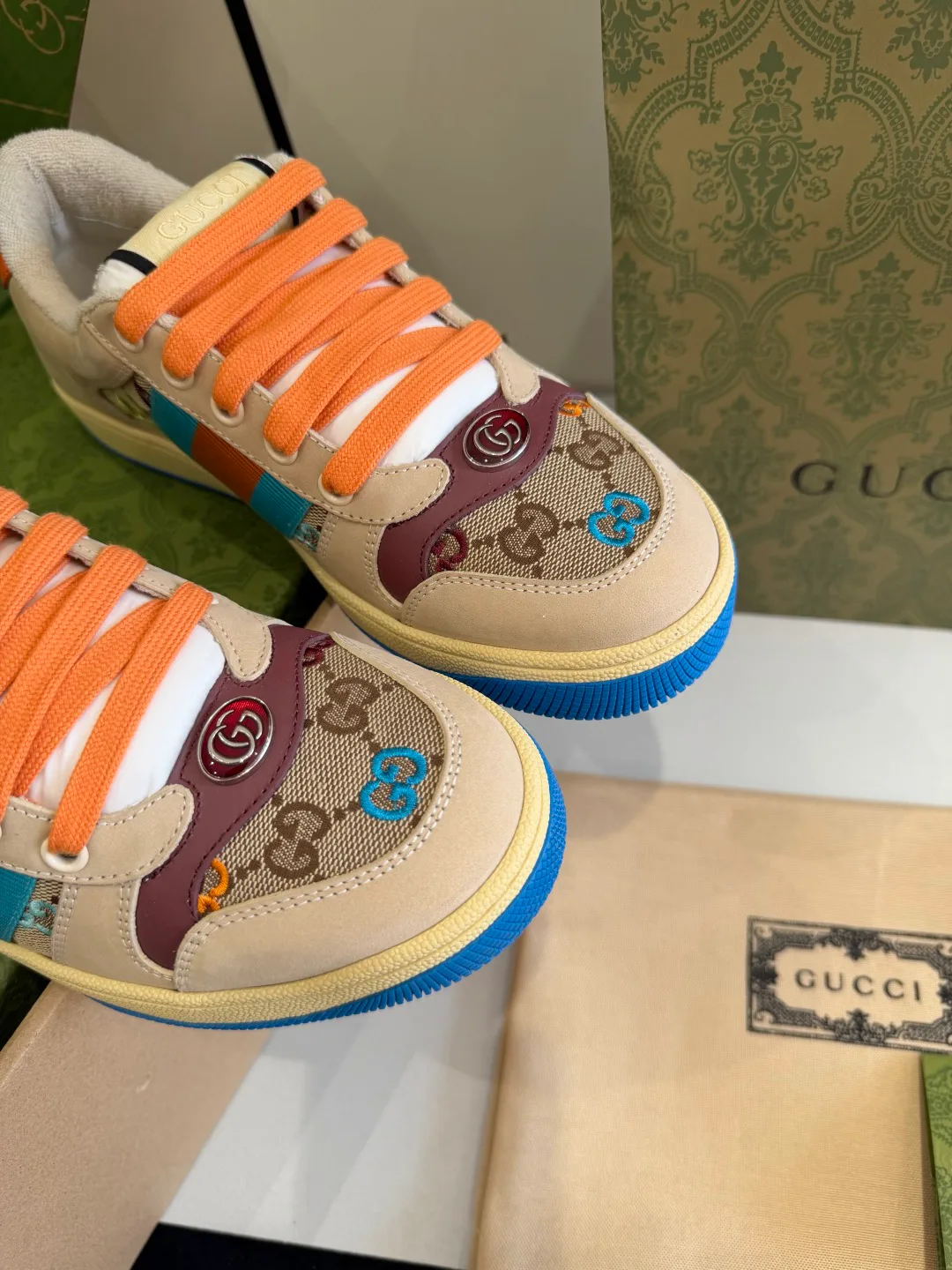 Кроссовки Женские Gucci 839606