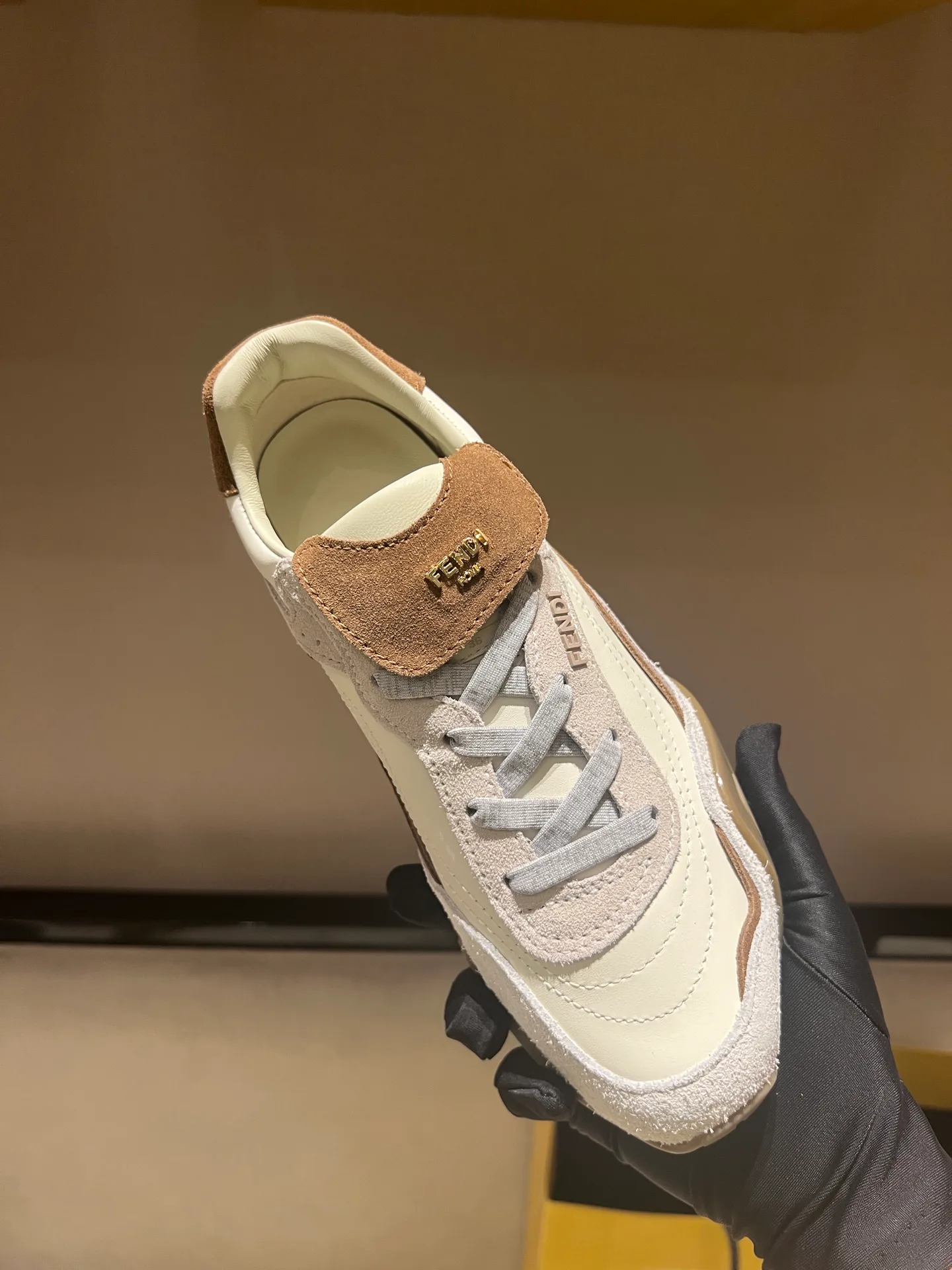 Кроссовки Женские Fendi 18020716