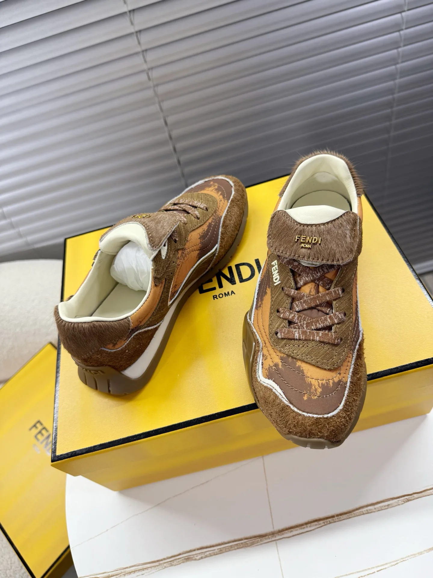 Кроссовки Женские Fendi 254841