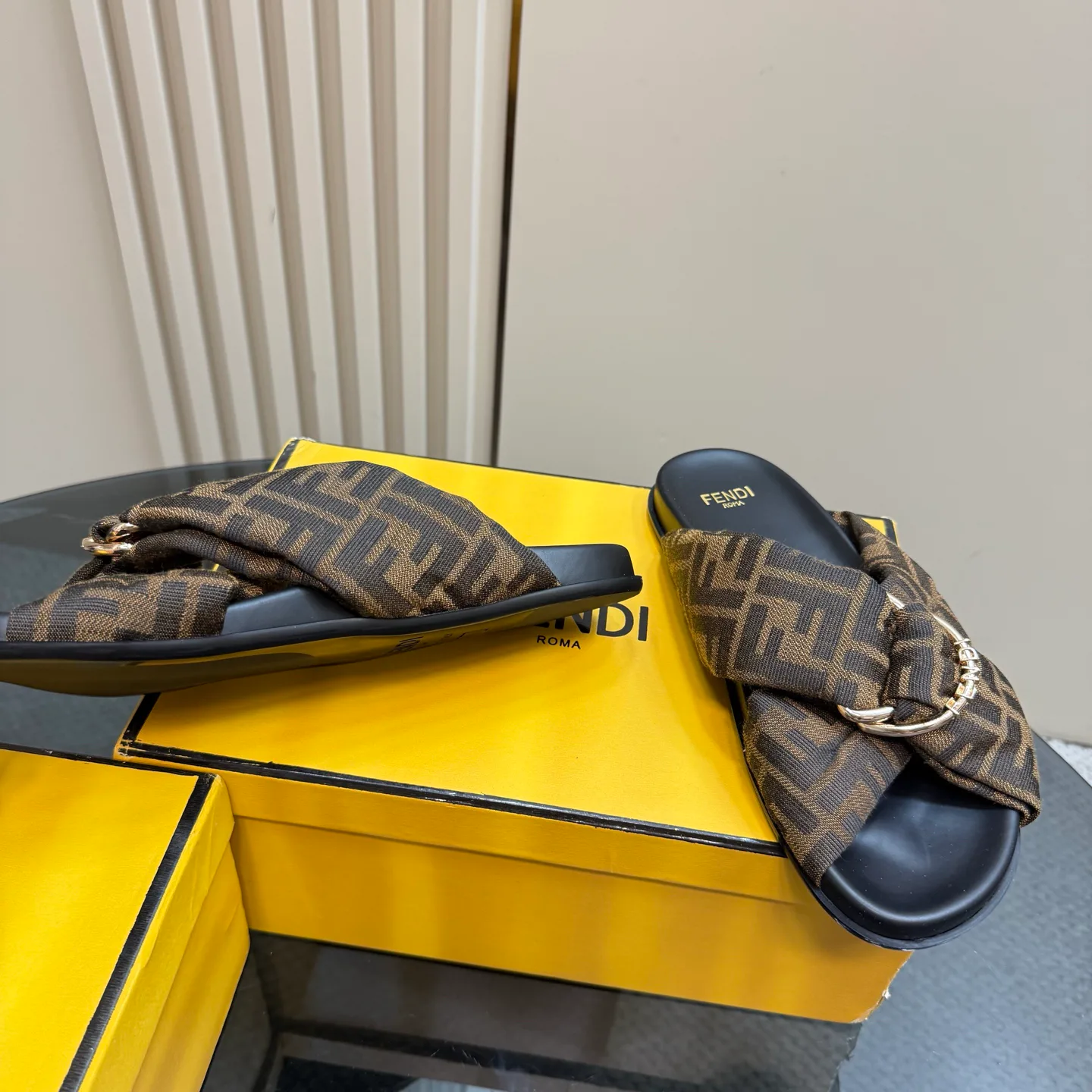 Шлепанцы Женские Fendi 34264