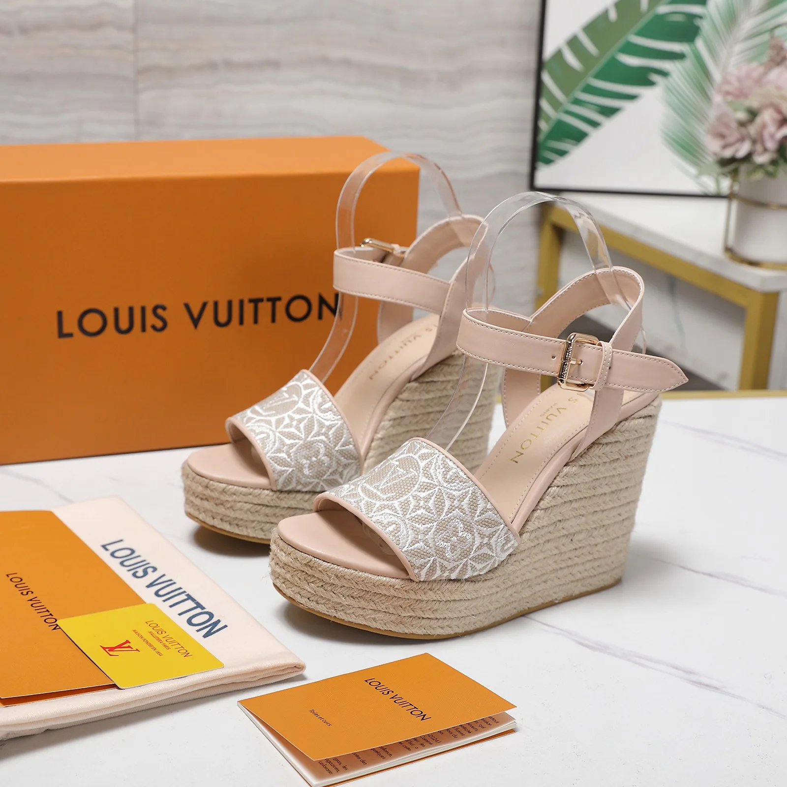 Босоножки Женские Louis Vuitton 1856175