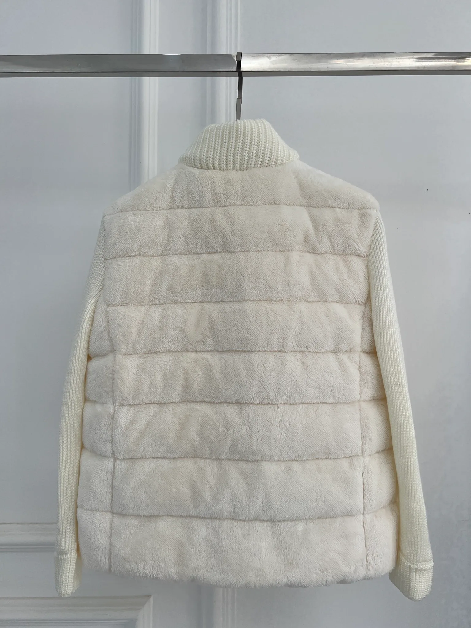 Куртки И Пуховики Женские Moncler 18416236