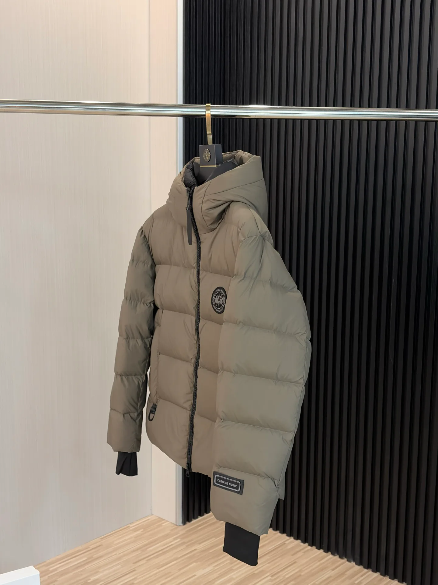 Куртки И Пуховики Женские Canada Goose 18391749