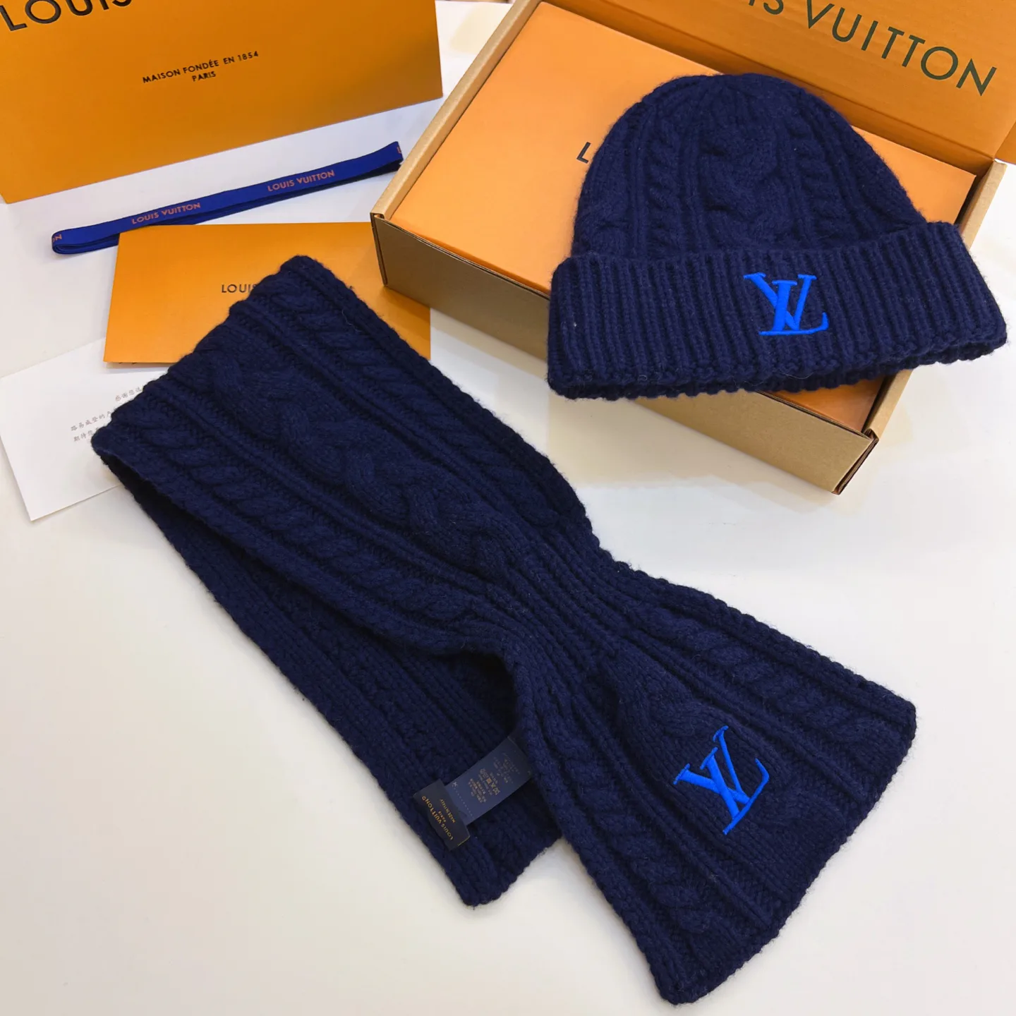 Шарфы Louis Vuitton 3879915