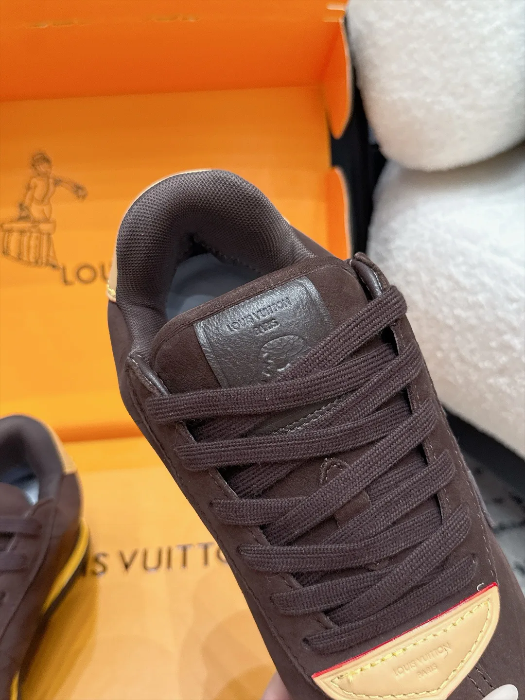 Кроссовки Женские Louis Vuitton 18406459