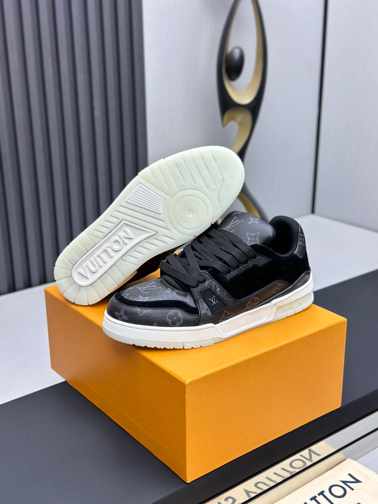 Кроссовки Женские Louis Vuitton 9581173
