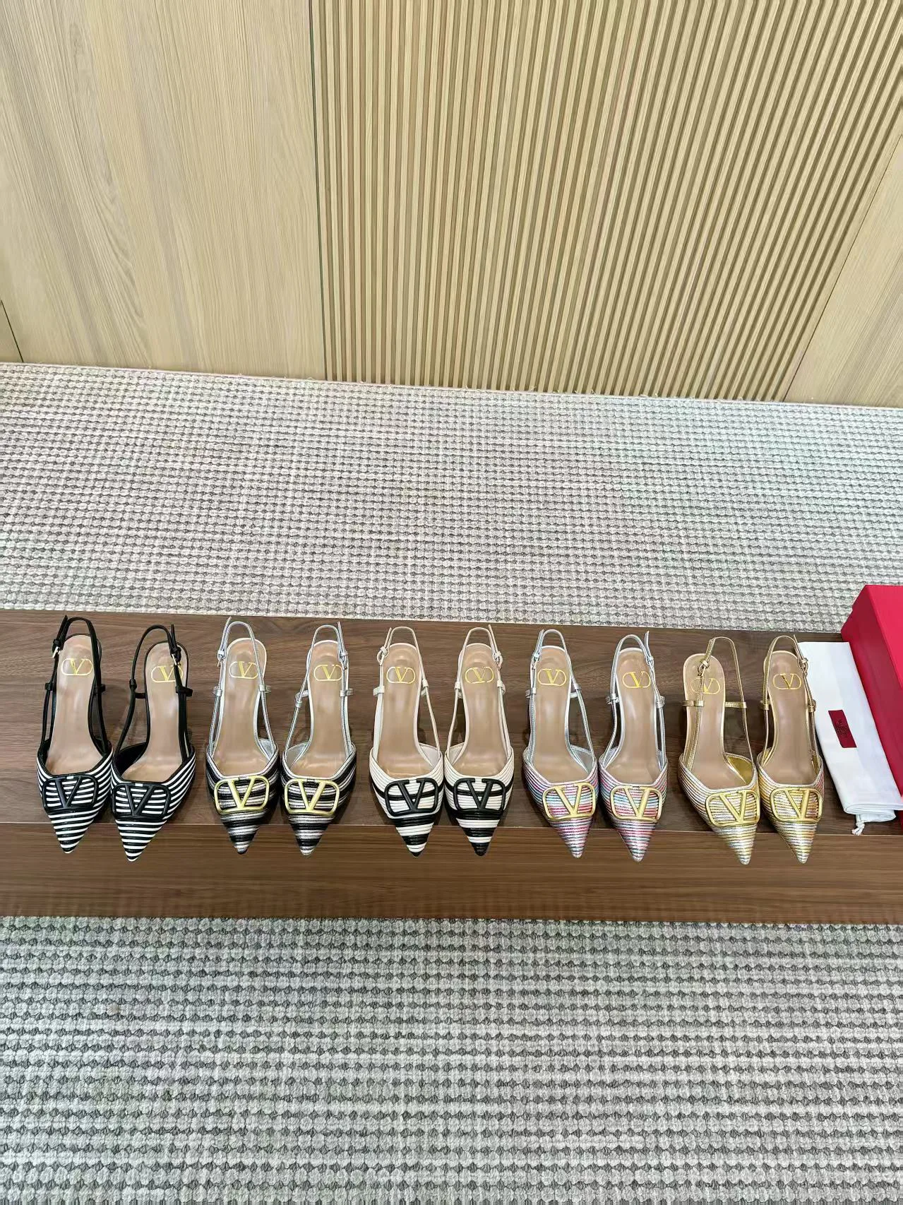 Босоножки Женские Valentino 17956877