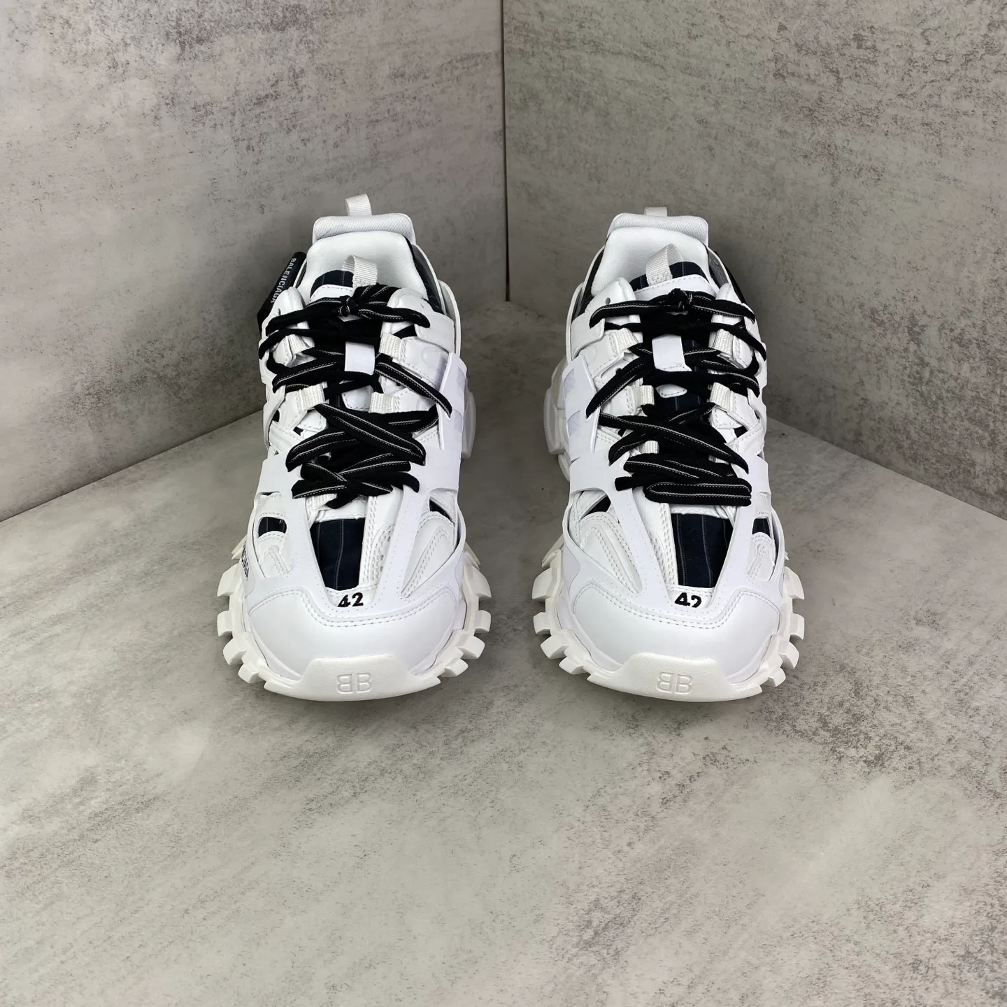 Кроссовки Женские Balenciaga 18743876