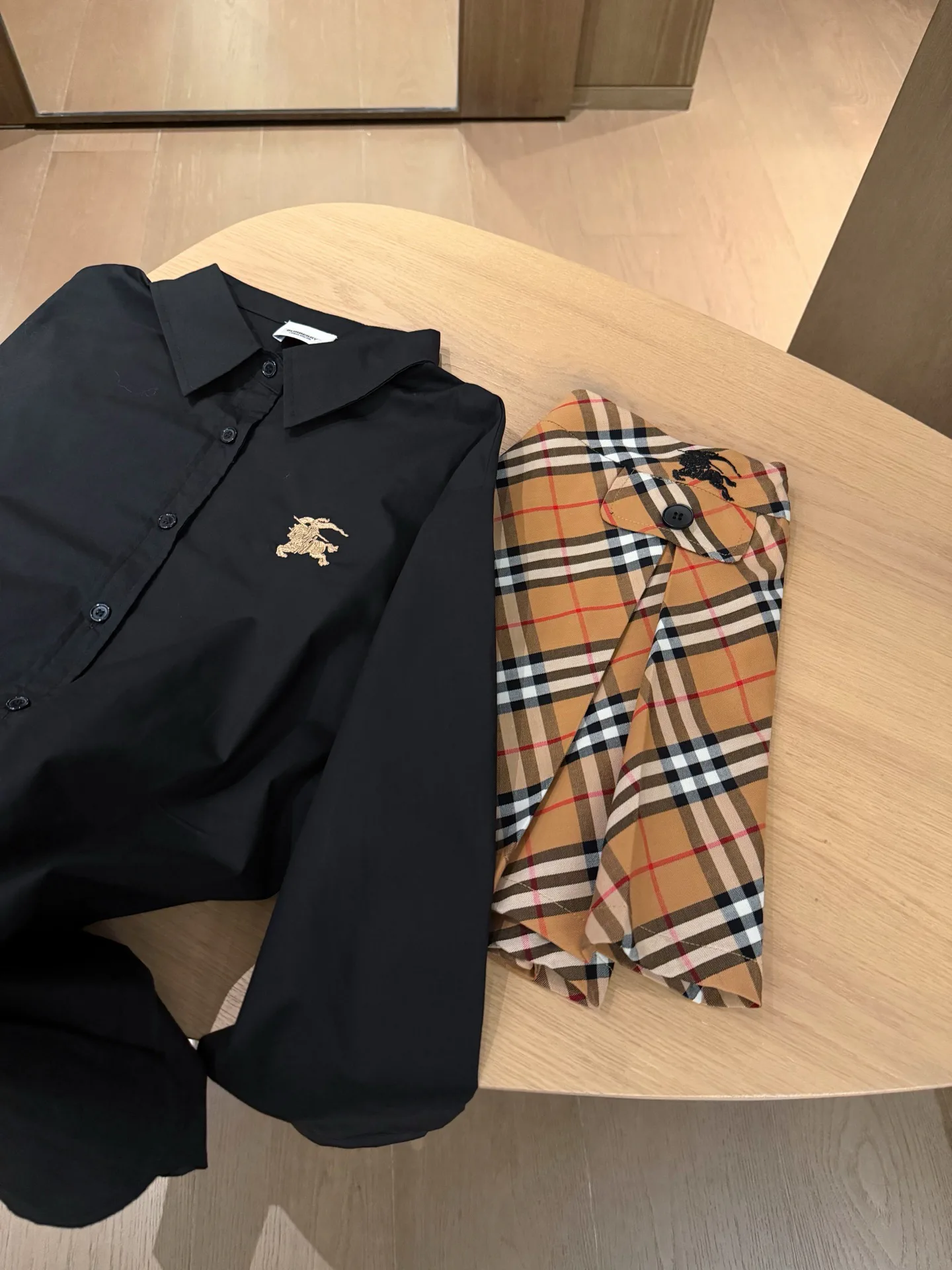 Рубашки Женские Burberry 10646523