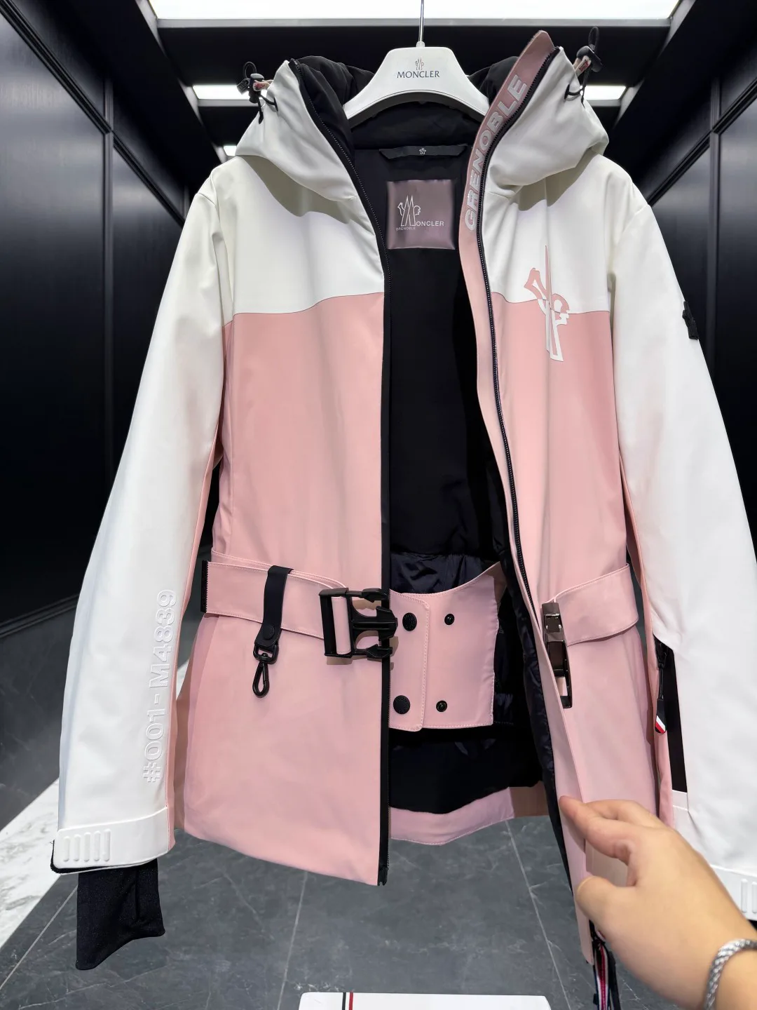 Куртки И Пуховики Женские Moncler 19336109