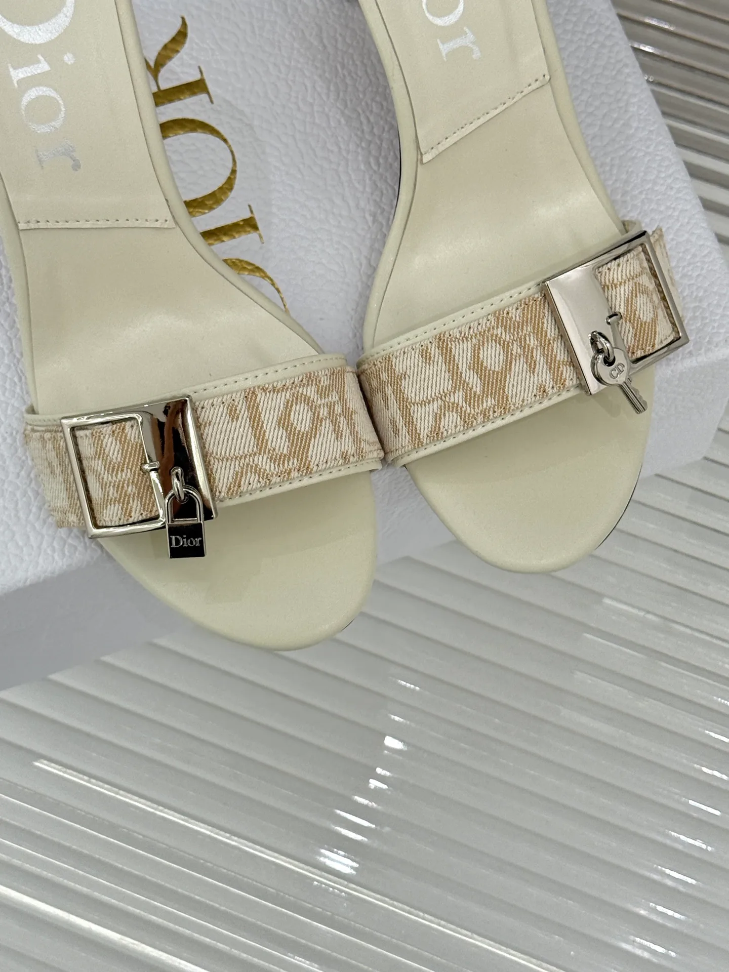 Босоножки Женские Christian Dior 18142877