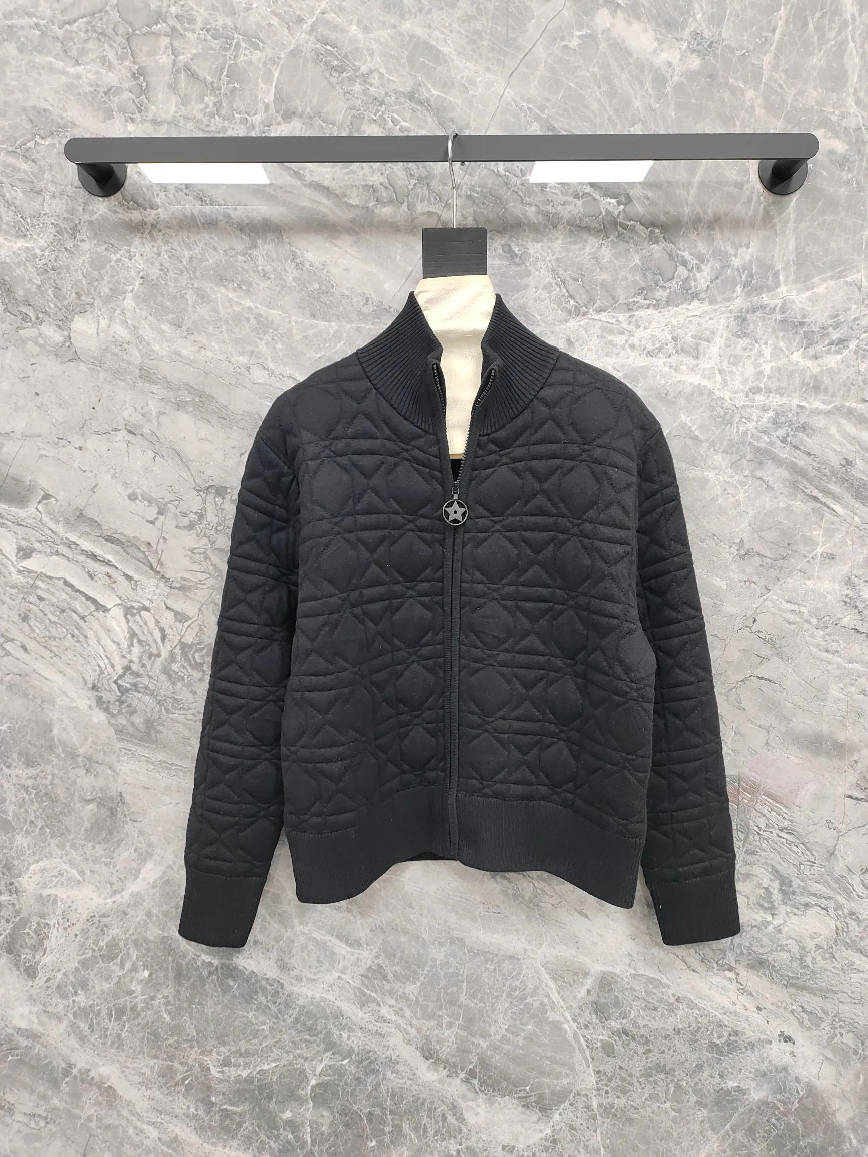 Куртки И Пуховики Женские Christian Dior 17914064
