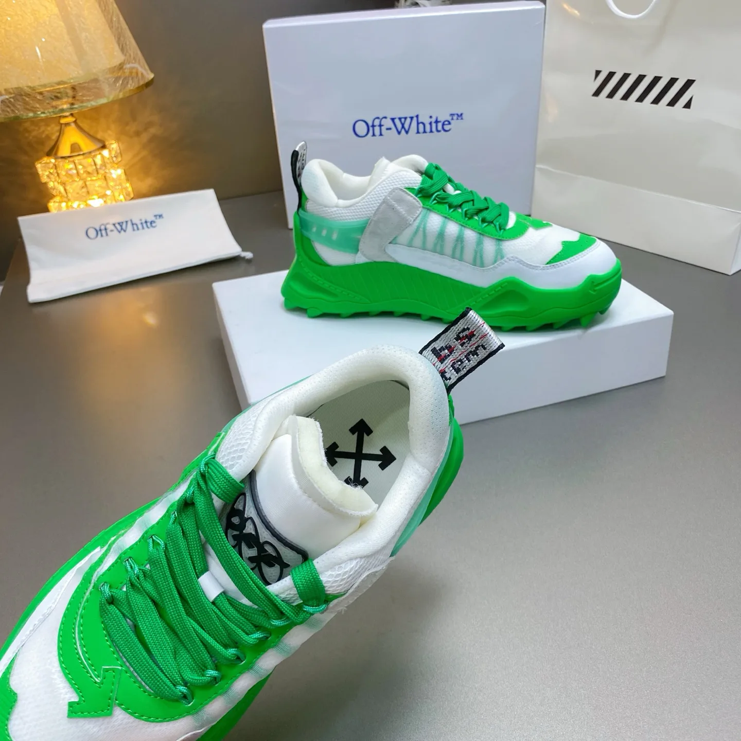 Кроссовки Женские Off-White 17530537