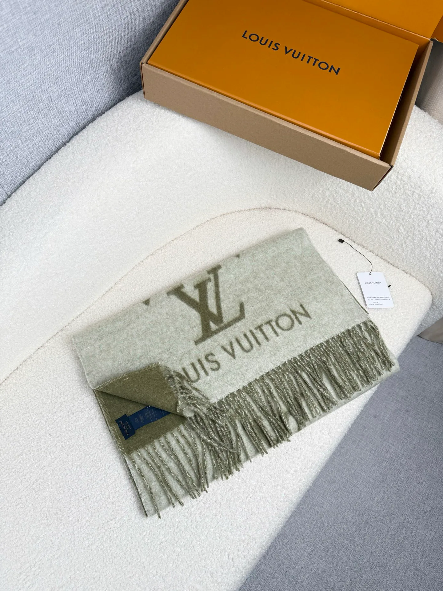 Шарфы Louis Vuitton 895111