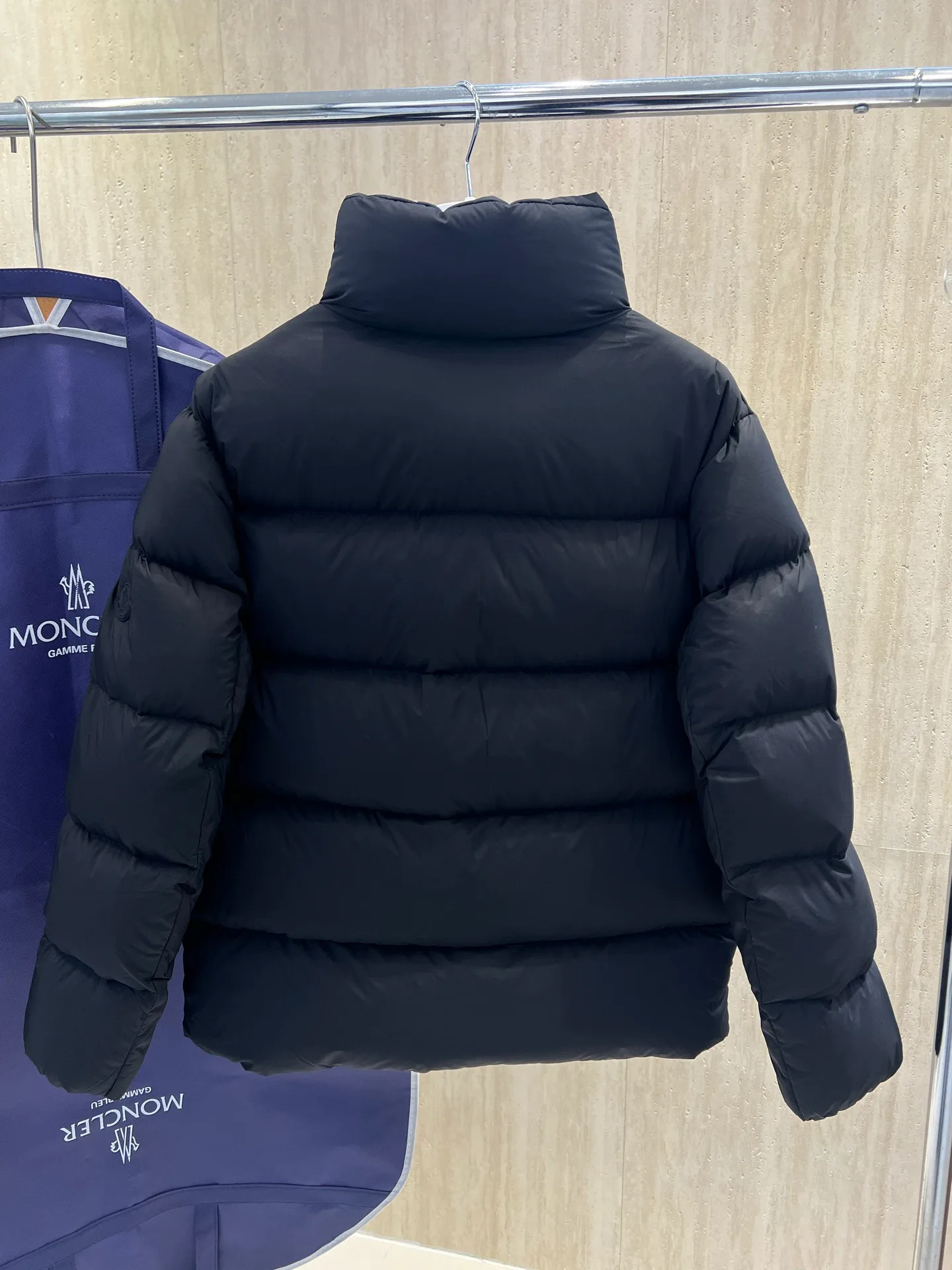 Куртки И Пуховики Мужские Moncler 18231560