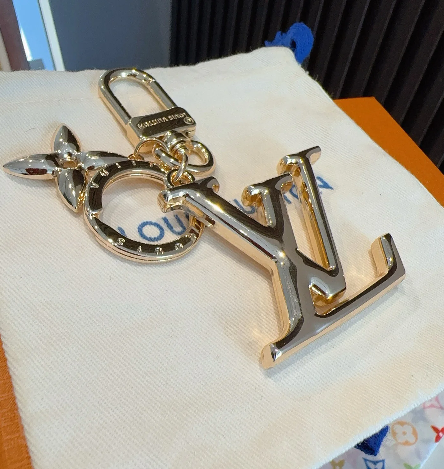 Бижутерия Louis Vuitton 14337225