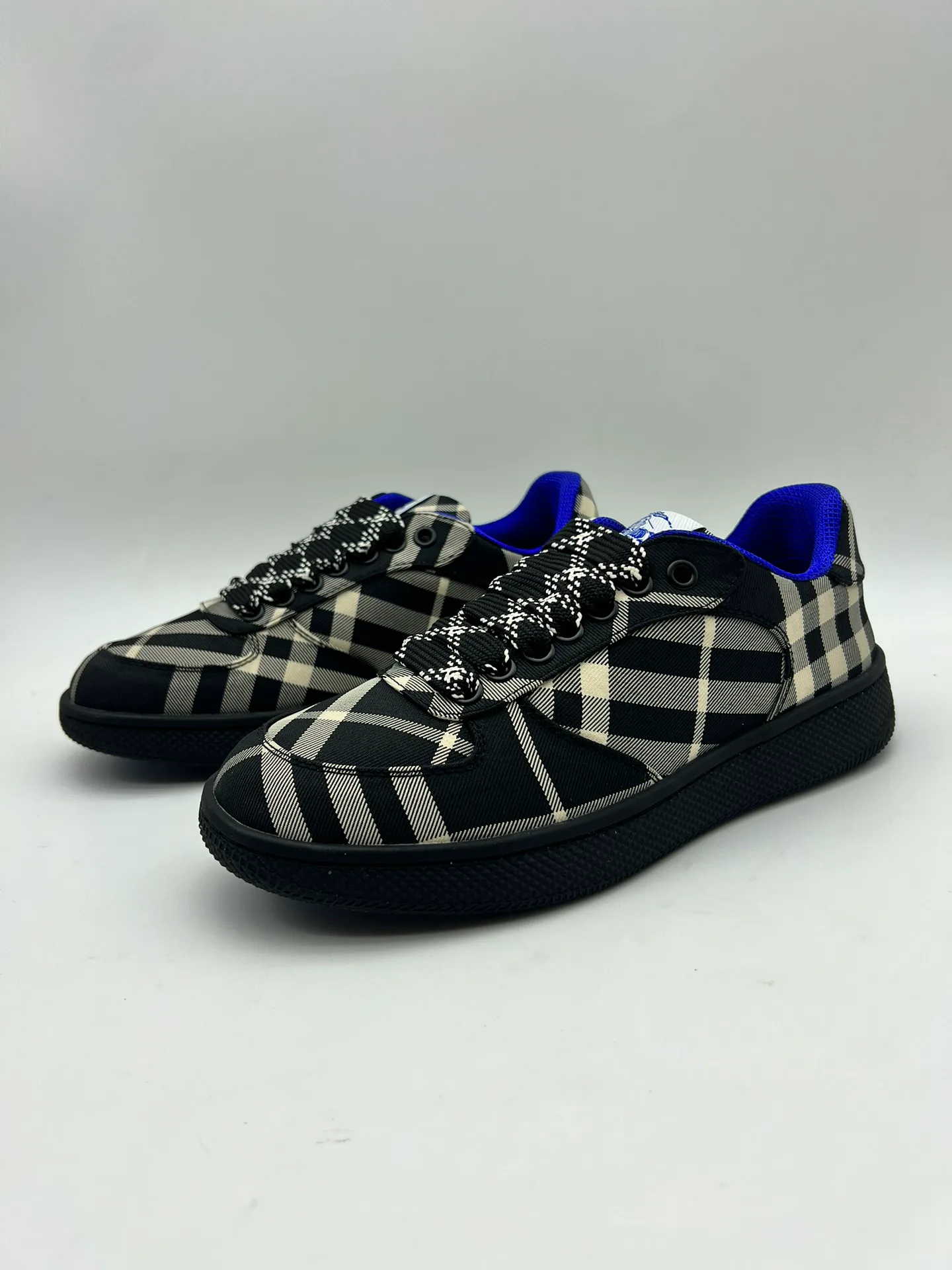 Кроссовки Женские Burberry 19103961