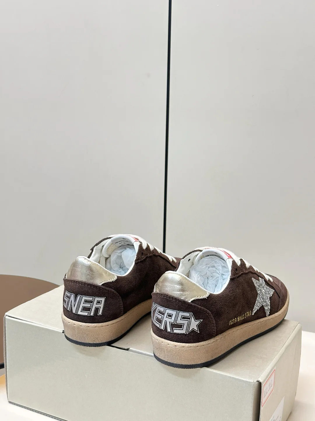 Кроссовки Женские Golden Goose 19501582