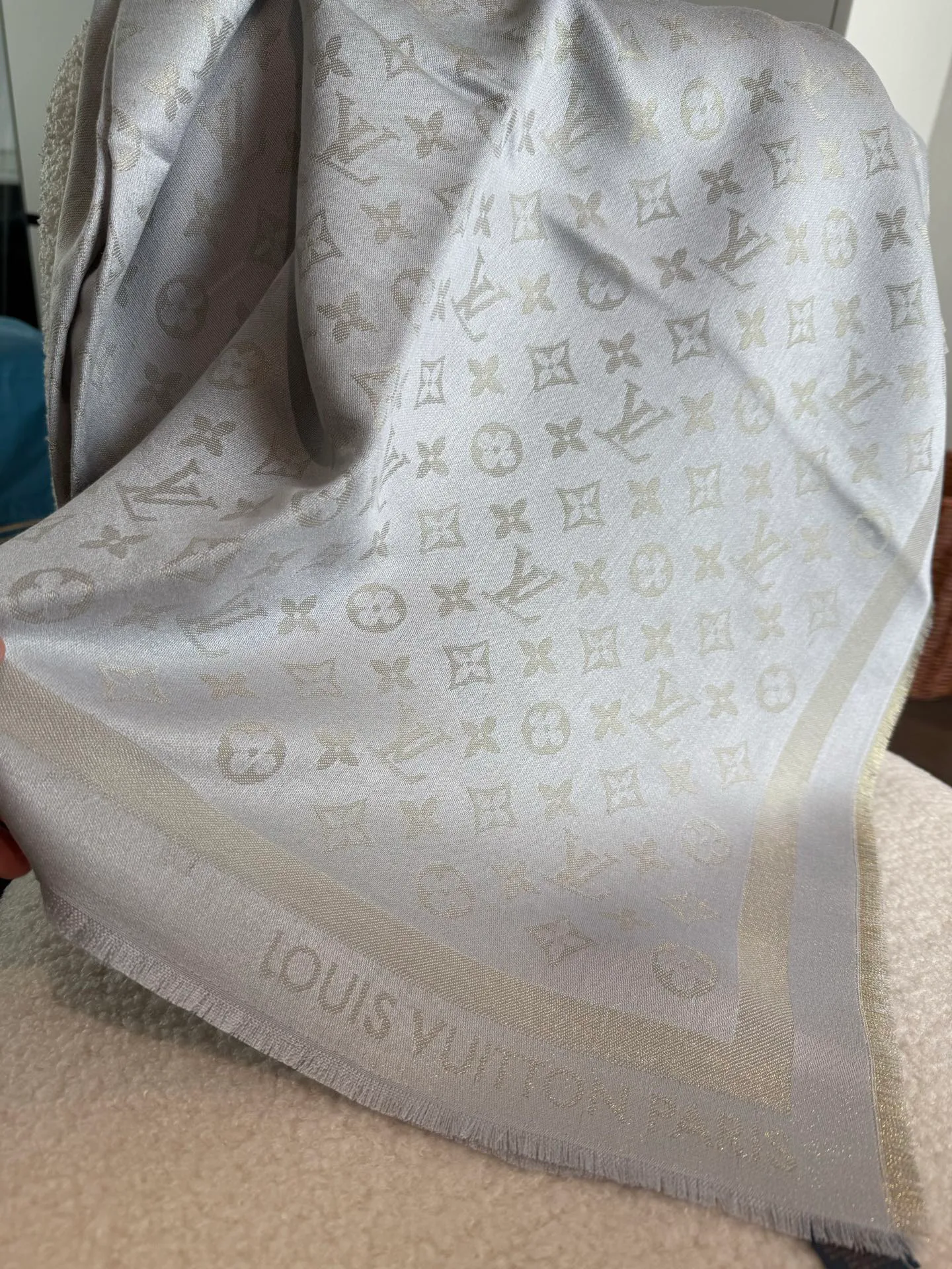 Шарфы Louis Vuitton 17448576