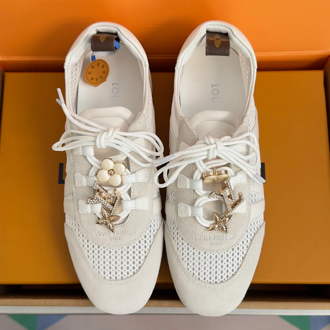 Кроссовки Женские Louis Vuitton 17950620