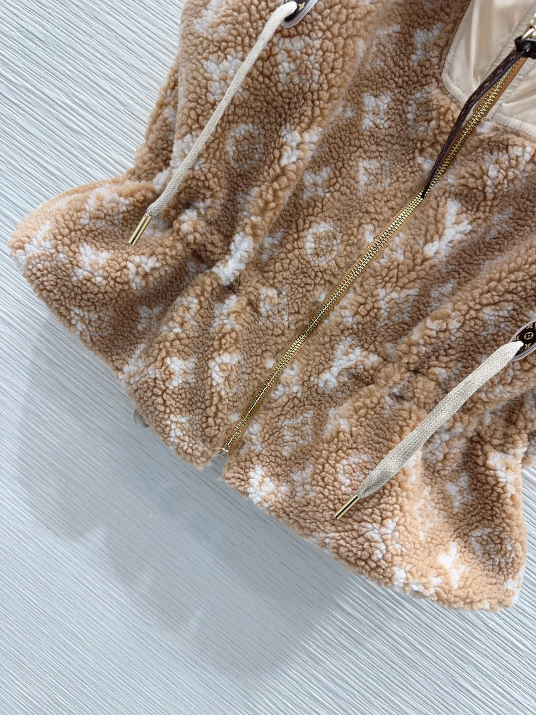 Куртки И Пуховики Женские Louis Vuitton 181714