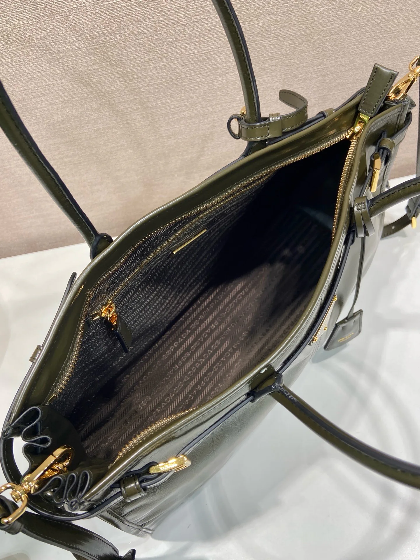 Классические Сумки Женские Prada 18184678
