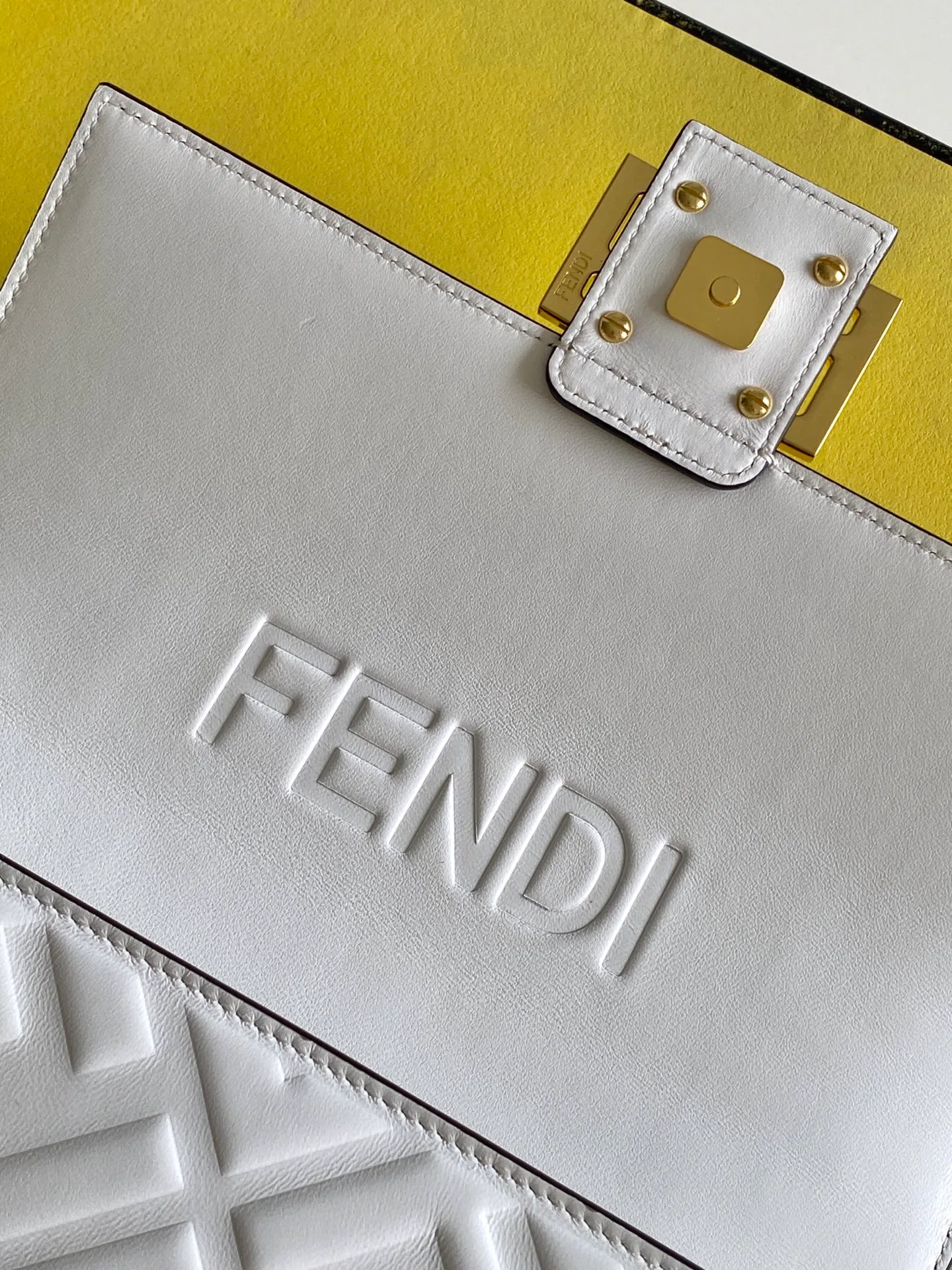 Классические Сумки Женские Fendi 13234572