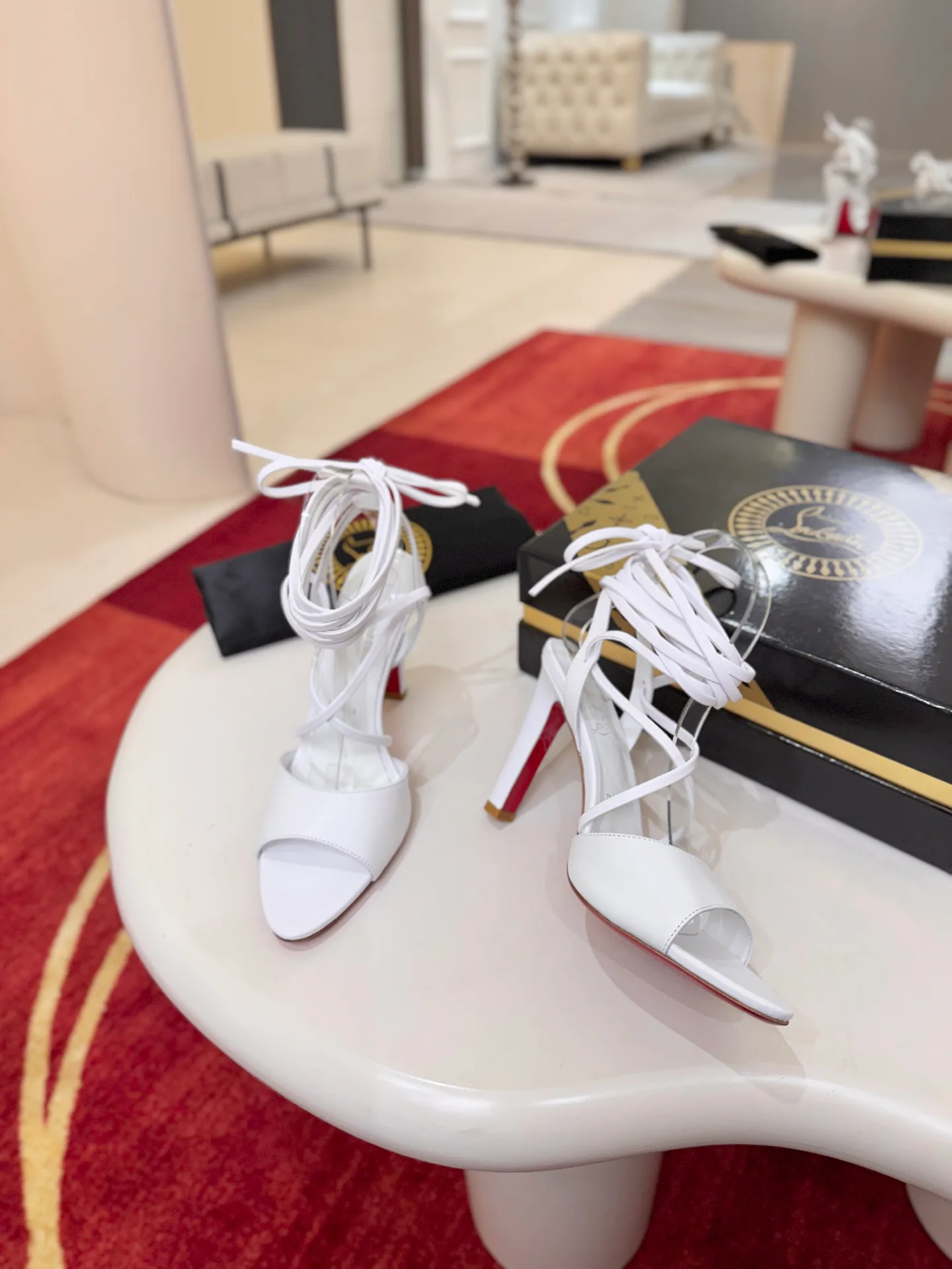 Босоножки Женские Christian Louboutin 19570905