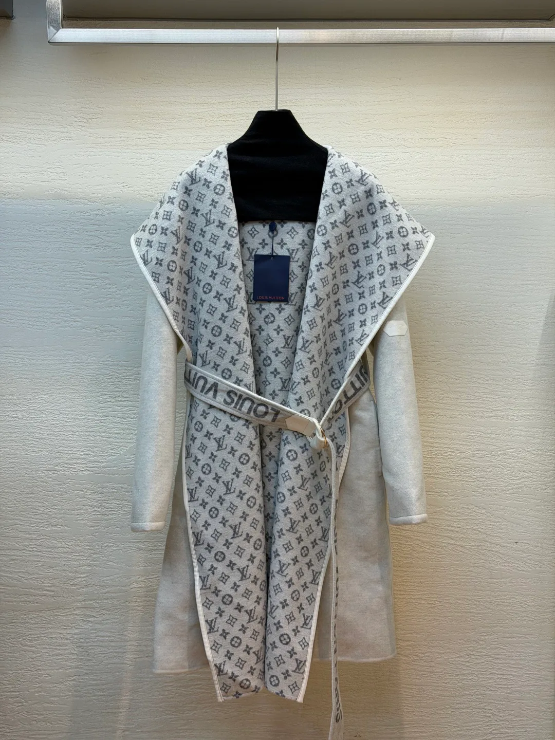 Пальто Женские Louis Vuitton 18714398