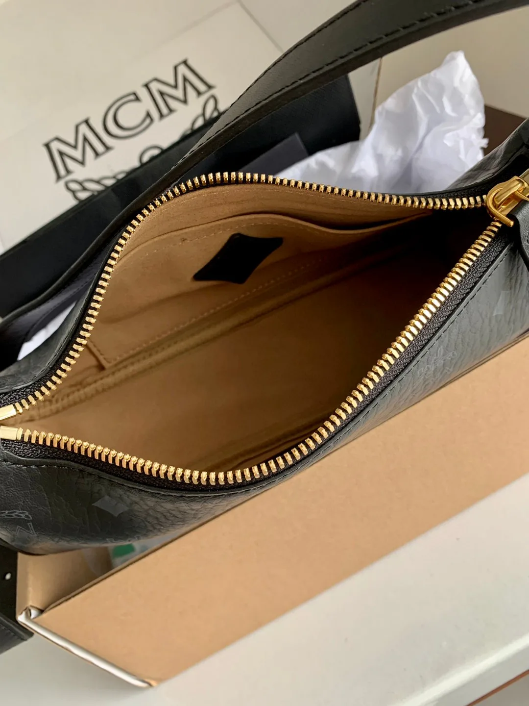 Сумки На Ремне Женские Mcm 10017844