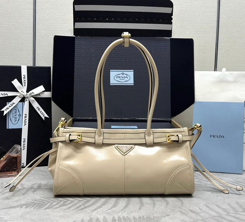 Классические Сумки Женские Prada 11462481