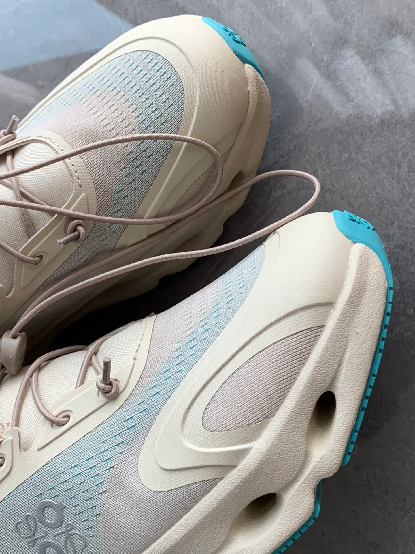 Кроссовки Женские Loewe 173520