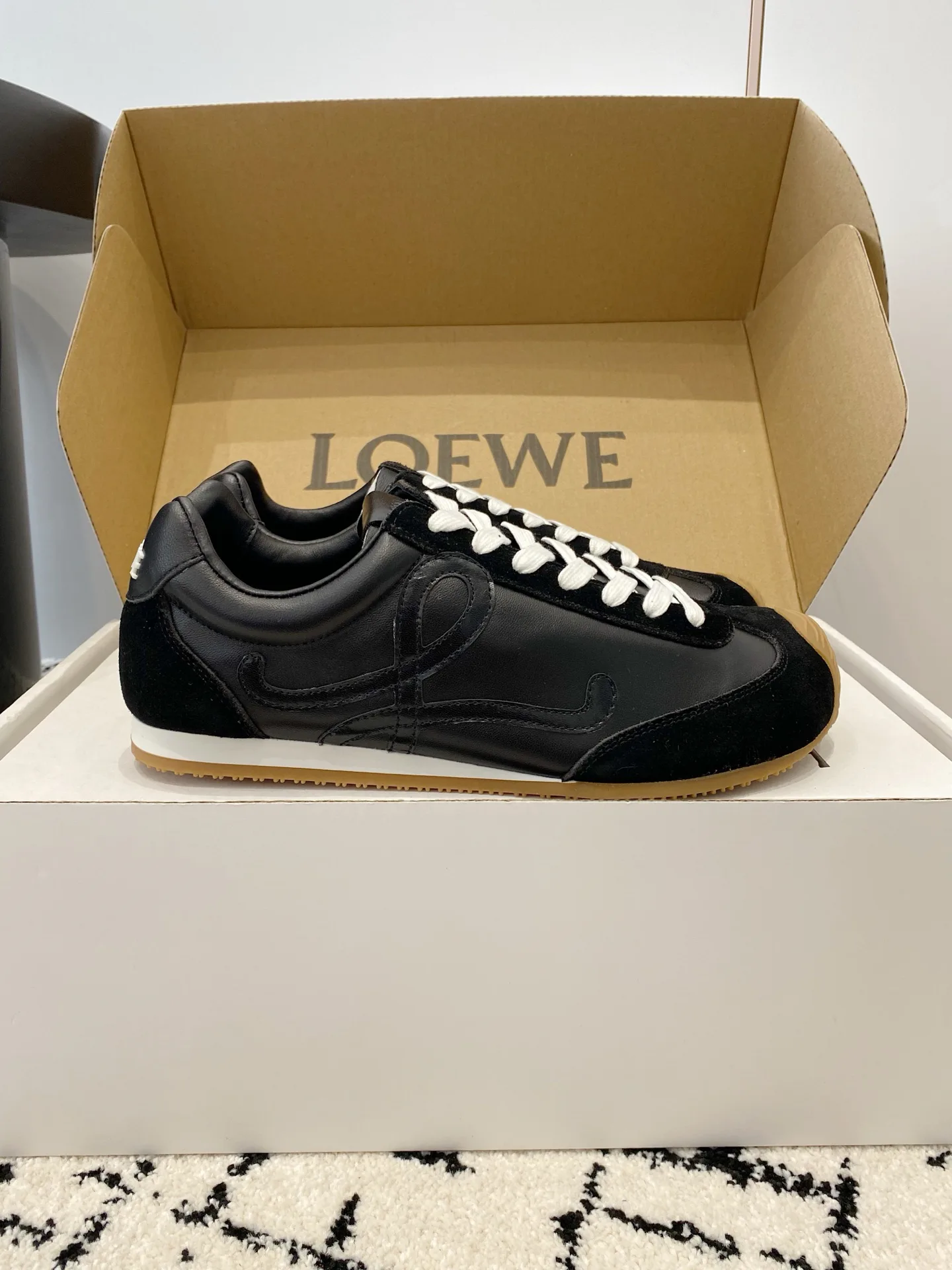Кроссовки Женские Loewe 18268854