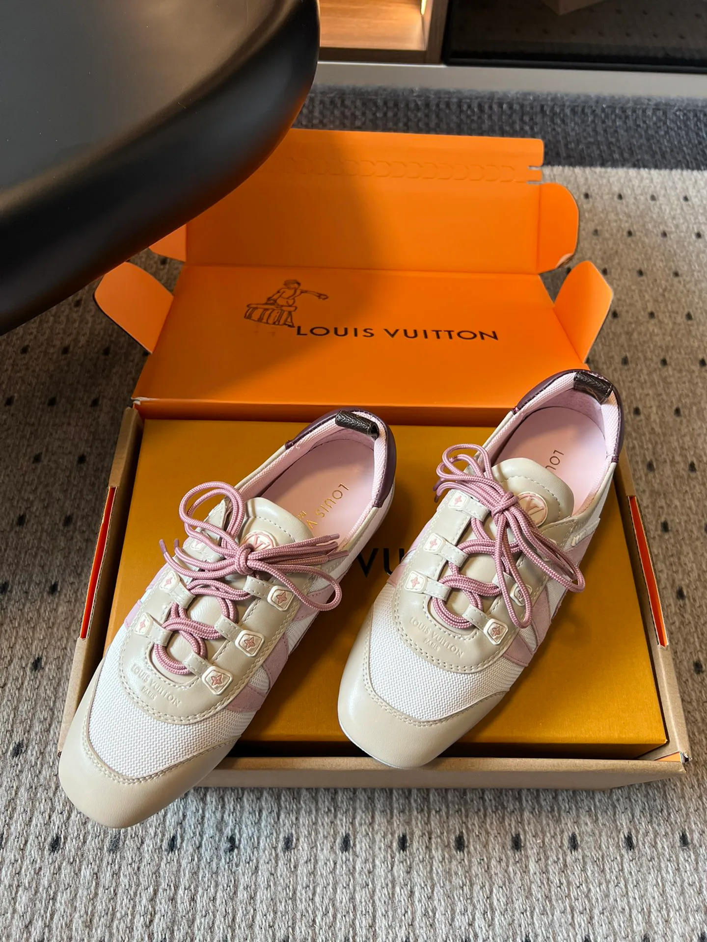 Кроссовки Женские Louis Vuitton 51415