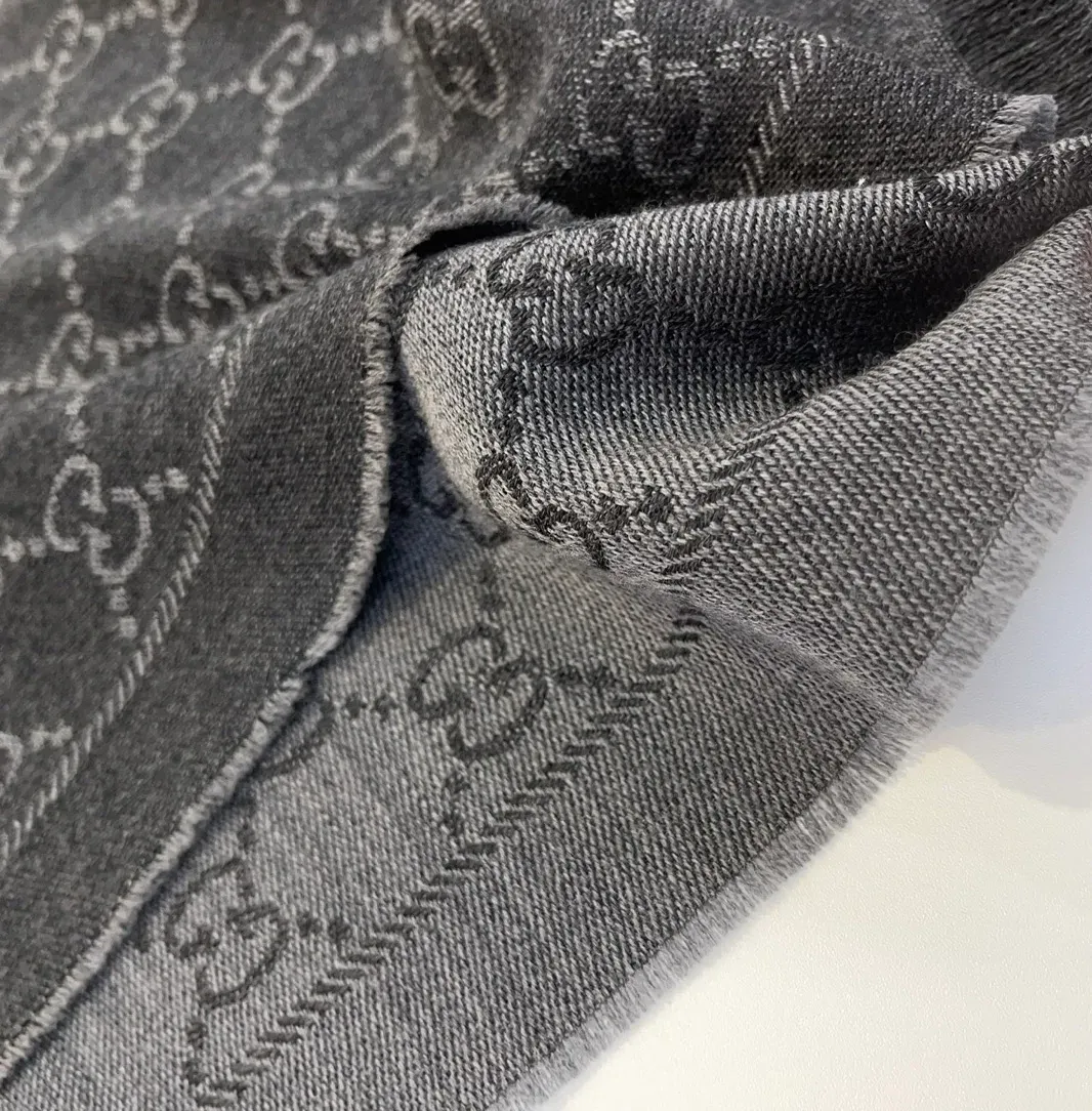 Шарфы Gucci 747430