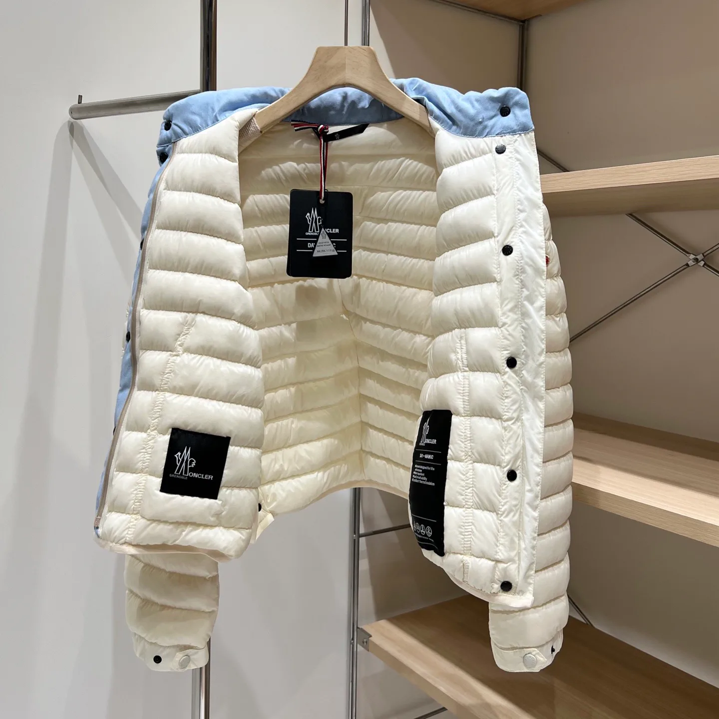 Куртки И Пуховики Женские Moncler 19653666
