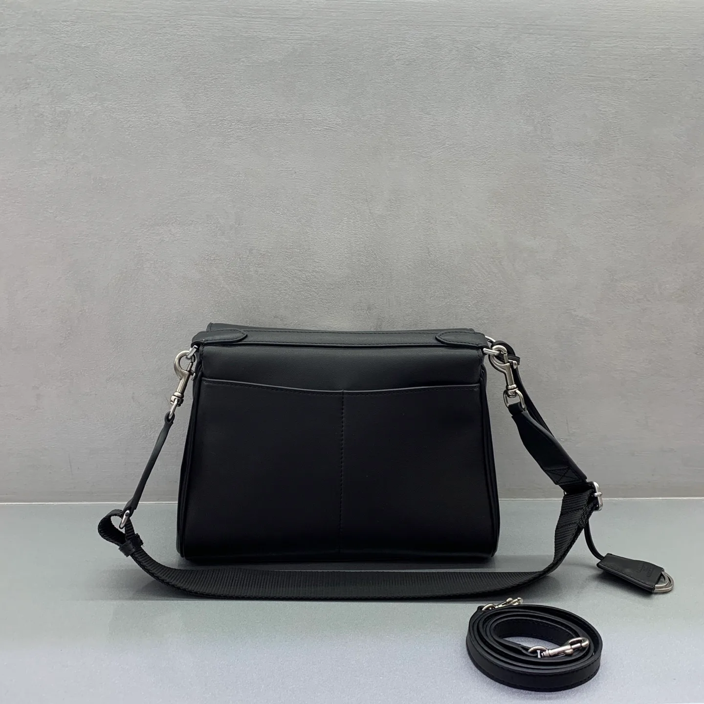 Сумки На Ремне Женские Balenciaga 10026000