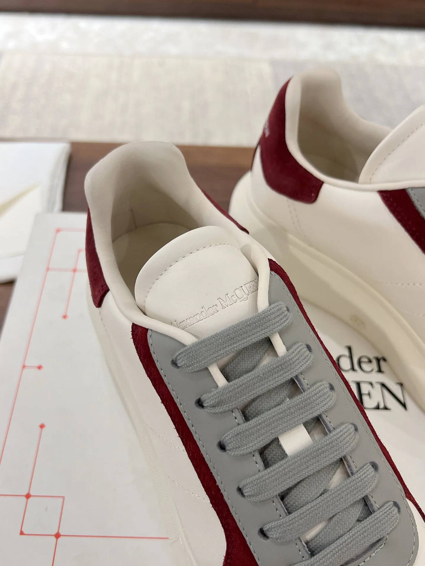 Кроссовки Женские Alexander Mcqueen 3446151